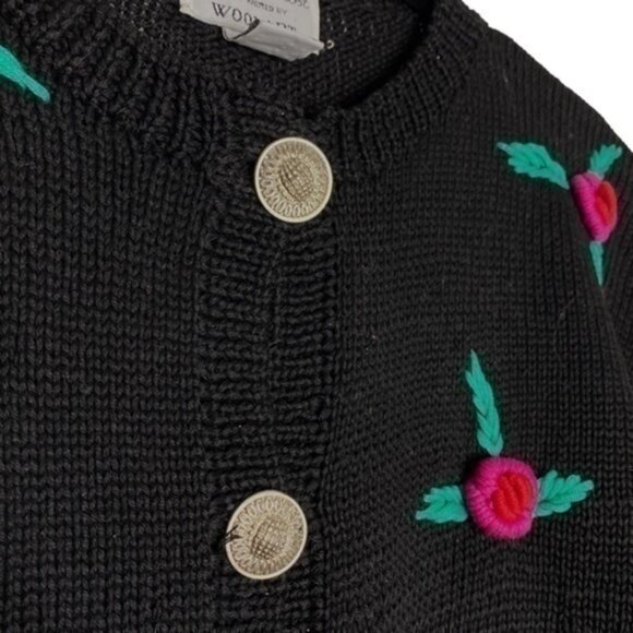Vintage 80s Roberta Frost hand knit by Woolart black rose knit cardigan - Picture 7 of 10